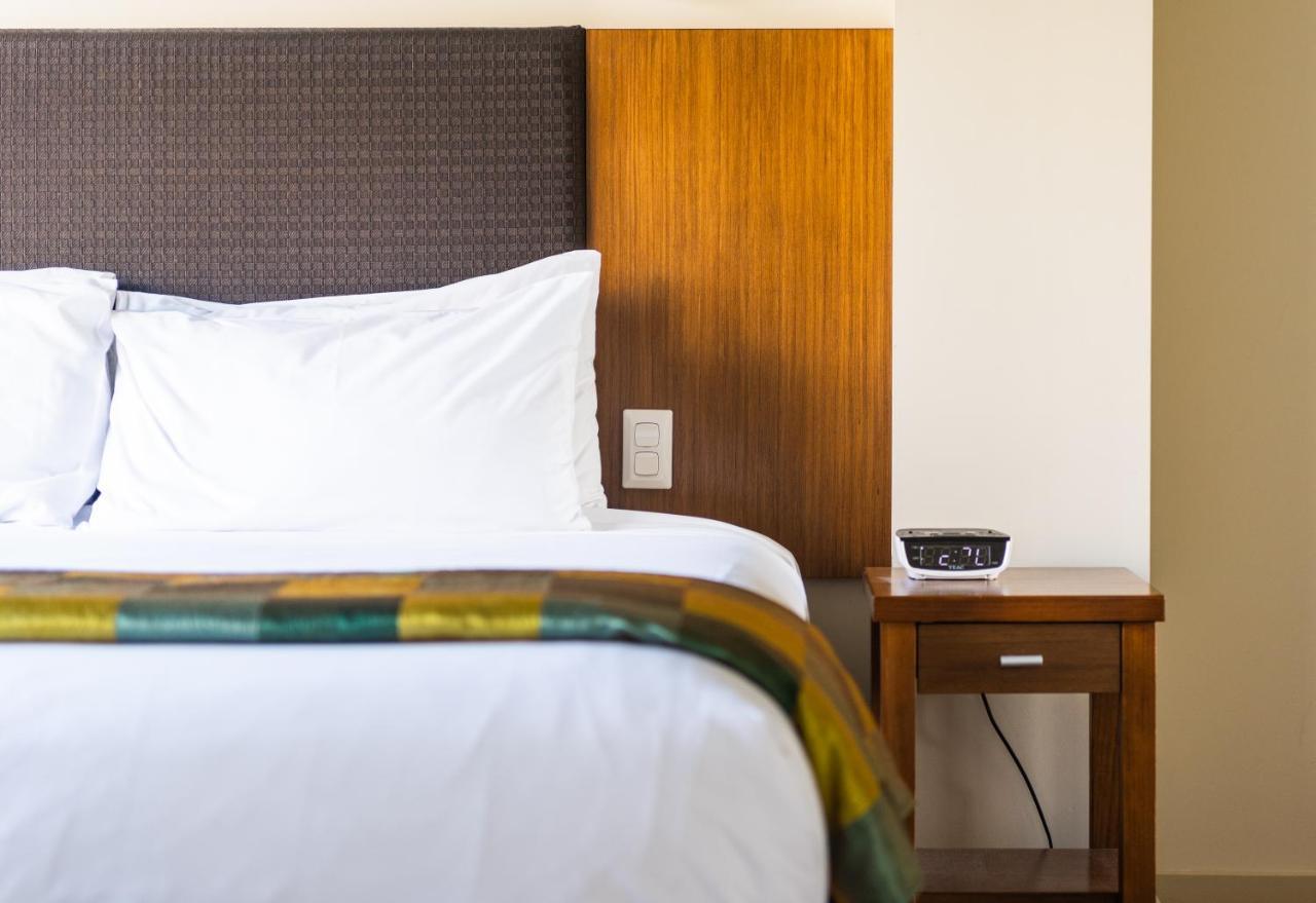 Ocean Breeze Hotel Окленд Экстерьер фото