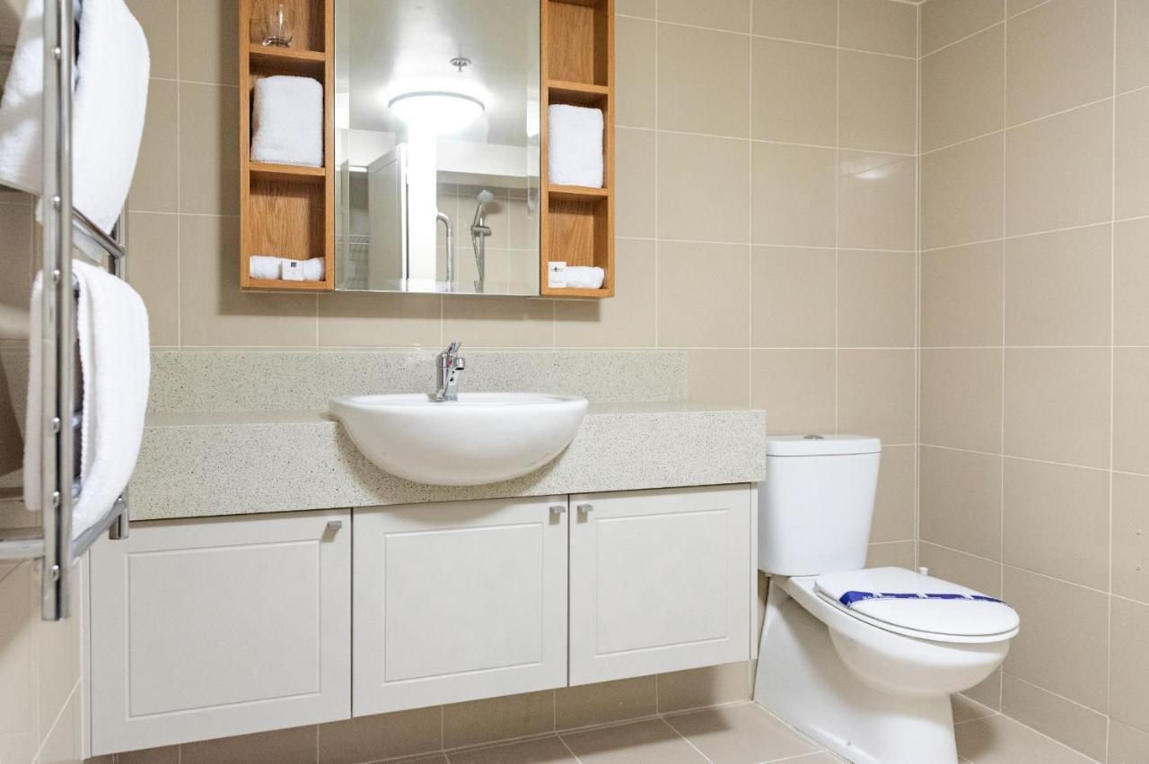 Ocean Breeze Hotel Окленд Экстерьер фото