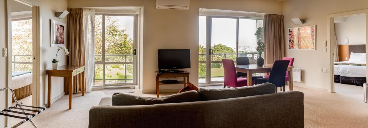 Ocean Breeze Hotel Окленд Экстерьер фото